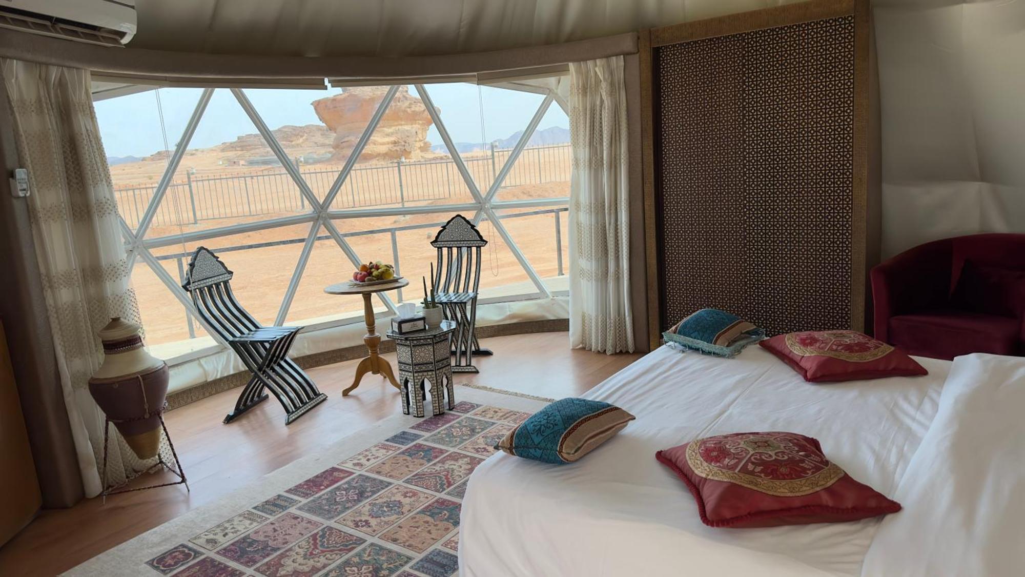 Luxury tent Mazayen Camp